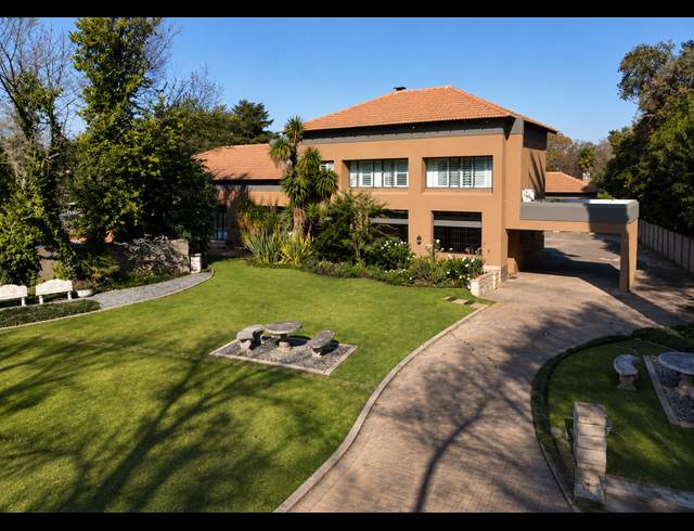 5 BEDROOM HOUSE FOR SALE IN THREE RIVERS